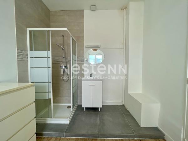 Rare Talence secteur Bagatelle Peixotto : immeuble de rapport rénové 5ch plus un studio, pour une rentabilité de 8 % .