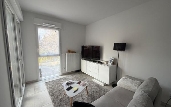 Appartement à vendre    2 pièces • 43 m2 Saint-Égrève