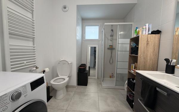 Appartement à vendre    2 pièces • 43 m2 Saint-Égrève