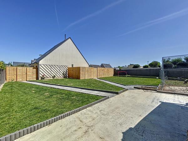 Sur le secteur De Val D Anast, au bout d’une impasse d’un petit lotissement.