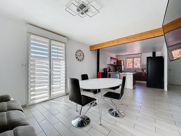 Sur le secteur De Val D Anast, au bout d’une impasse d’un petit lotissement.