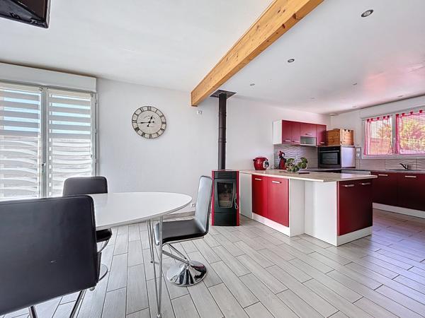 Sur le secteur De Val D Anast, au bout d’une impasse d’un petit lotissement.