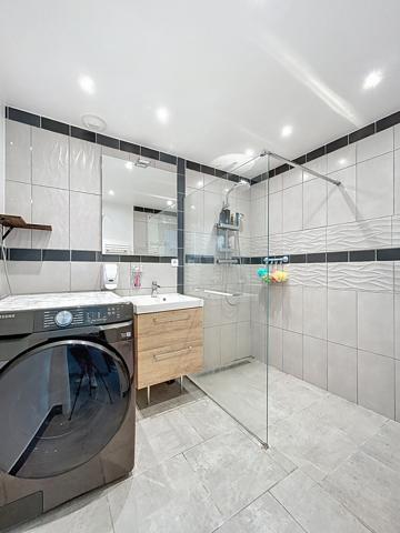 Sur le secteur De Val D Anast, au bout d’une impasse d’un petit lotissement.