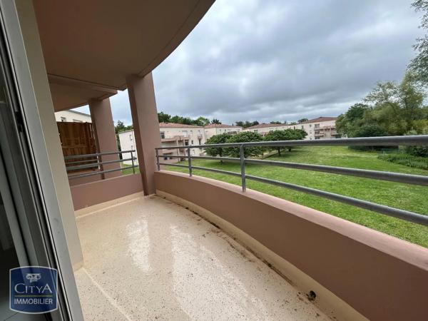 Appartement à louer 2 pièces 48.74m² Saint-Michel (16470)