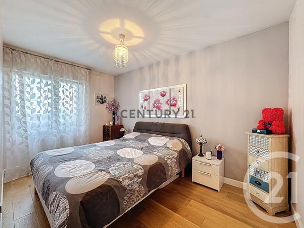 Appartement F5 à vendre  5 pièces - 108,48 m2 CHOISY LE ROI - 94