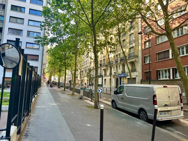 À vendre PARIS 20EME ARRONDISSEMENT (75) - grande place de parking intérieur - 67 rue St-Blaise 75020 PARIS