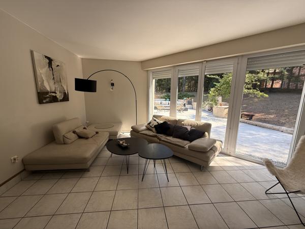 MAISON D’ARCHITECTE DANS LES BOIS