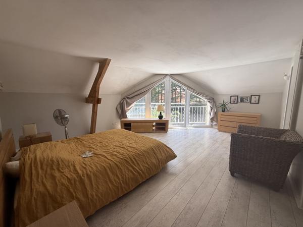 MAISON D’ARCHITECTE DANS LES BOIS