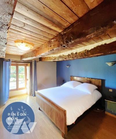 Longère en pleine campagne, dans un cadre paisible et verdoyant.