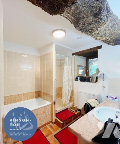 Longère en pleine campagne, dans un cadre paisible et verdoyant.