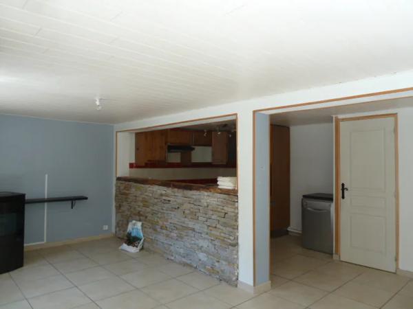 Maison à louer à Monts-de-Randon (48700)