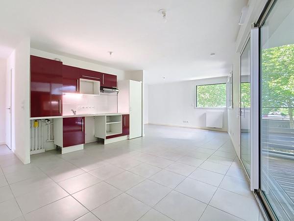 Appartement T1 Bis de 47m² avec terrasse et parking à vendre à Toulouse, dans le quartier Saint-Martin-du-Touch