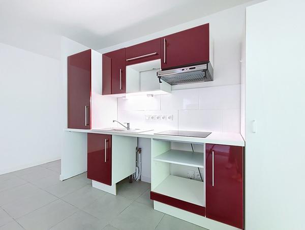 Appartement T1 Bis de 47m² avec terrasse et parking à vendre à Toulouse, dans le quartier Saint-Martin-du-Touch