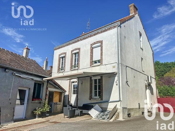 Maison traditionnelle 7 pièces de 153 m² à Amilly (45200)