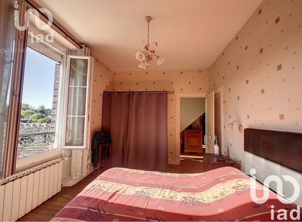 Maison traditionnelle 7 pièces de 153 m² à Amilly (45200)