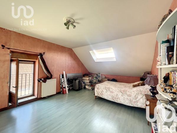 Maison traditionnelle 7 pièces de 153 m² à Amilly (45200)