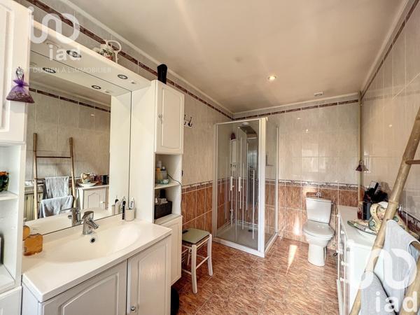 Maison traditionnelle 7 pièces de 153 m² à Amilly (45200)