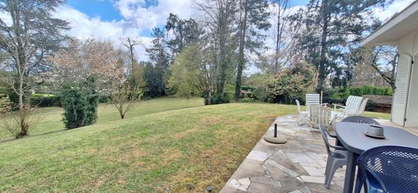 Maison Bourgeoise d'Exception à Bourg-en-Bresse - 6 pièces, 204 m² sur 4000 m² de terrain