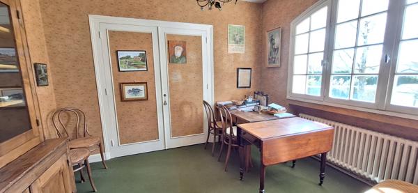 Maison Bourgeoise d'Exception à Bourg-en-Bresse - 6 pièces, 204 m² sur 4000 m² de terrain