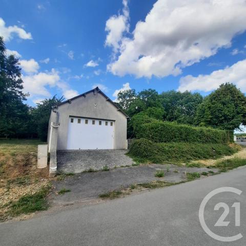 à vendre  765 m2 THUBOEUF - 53