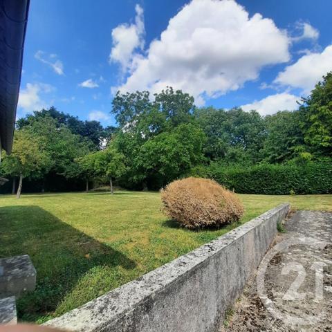 à vendre  765 m2 THUBOEUF - 53