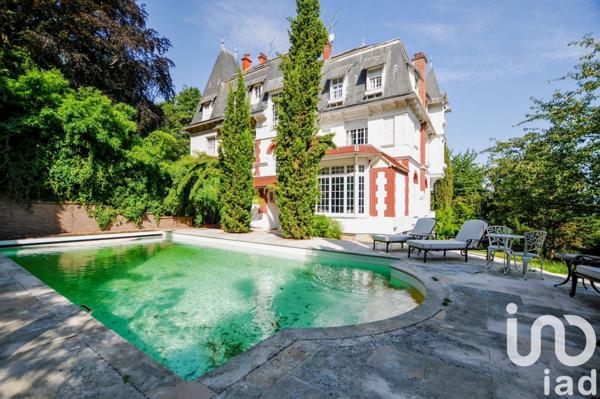 Demeure 11 pièces de 413 m² à Louveciennes (78430)