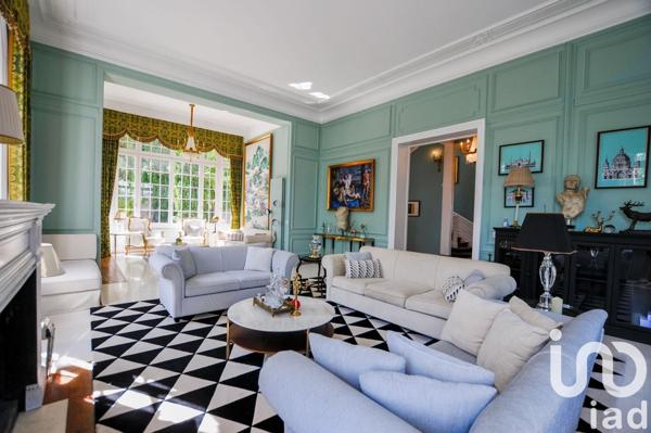 Demeure 11 pièces de 413 m² à Louveciennes (78430)