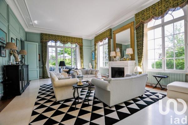 Demeure 11 pièces de 413 m² à Louveciennes (78430)