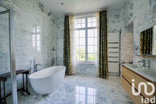 Demeure 11 pièces de 413 m² à Louveciennes (78430)