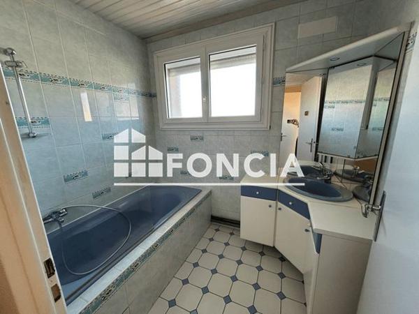 Location Appartement 3 pièces 66 m² - 28 RUE DE LA PLAINE Gieres 38610