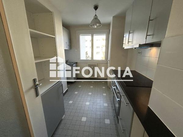 Location Appartement 3 pièces 66 m² - 28 RUE DE LA PLAINE Gieres 38610