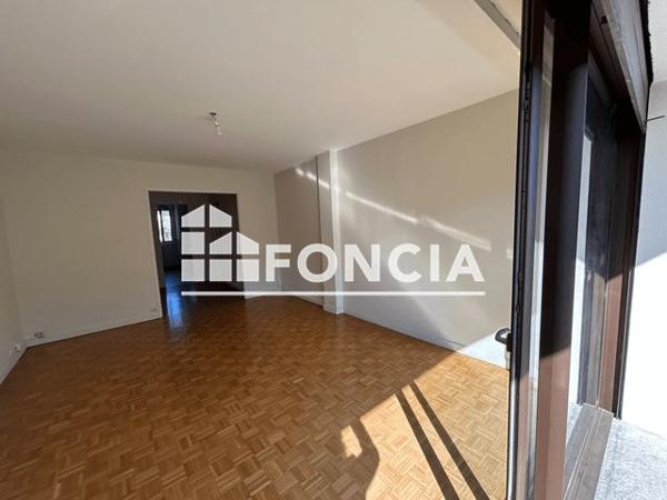 Location Appartement 3 pièces 66 m² - 28 RUE DE LA PLAINE Gieres 38610