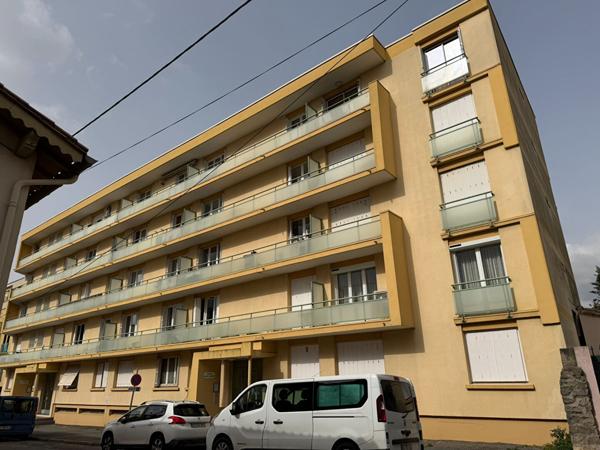 Appartement 4 pièces à vendre Carcassonne centre proche commodités parking cave copropriété entretenue