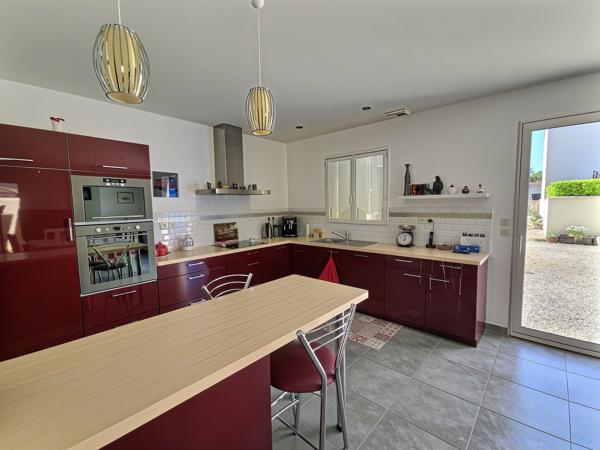 Maison
         4 pièces
        - 96 m² Exclusivité 360 000 € *
