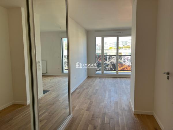 Location Studio 29.08 m² - Courbevoie 92400