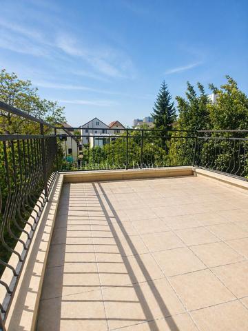 Maison familiale avec terrasses et jardin – Antony