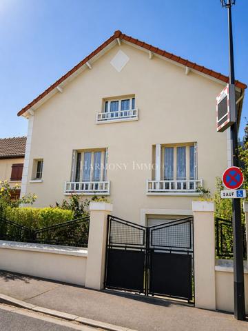 Maison familiale avec terrasses et jardin – Antony