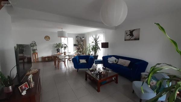 Location - Maison Montreuil-sous-Pérouse 35500 6 pièces 117 m 2 643 m 2