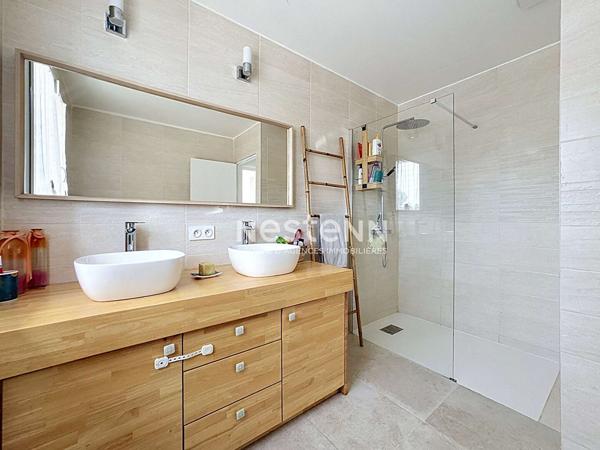 A VENDRE - Muret  - Brioudes - Maison T6 d'environ 147m²  avec grand terrain