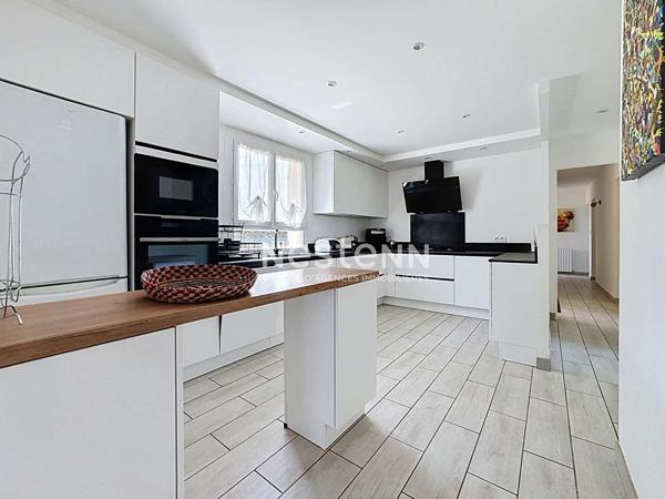 A VENDRE - Muret  - Brioudes - Maison T6 d'environ 147m²  avec grand terrain