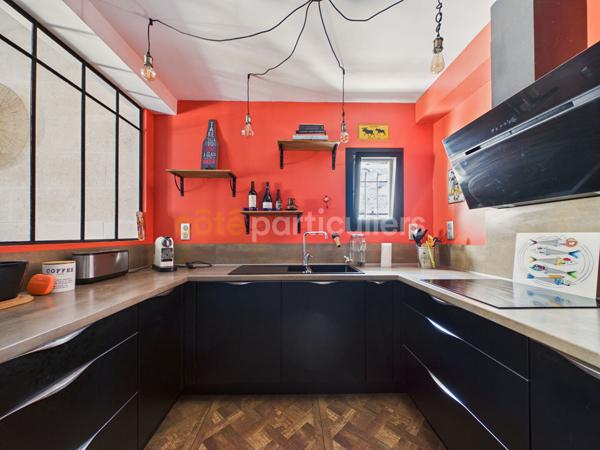 Vente
                Appartement72 m² - 4 Pièces -
                    BORDEAUX (33000)