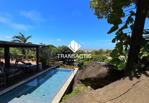 VILLA DE LUXE AVEC PISCINE A DEBORDEMENT A REMIRE-MONTJOLY