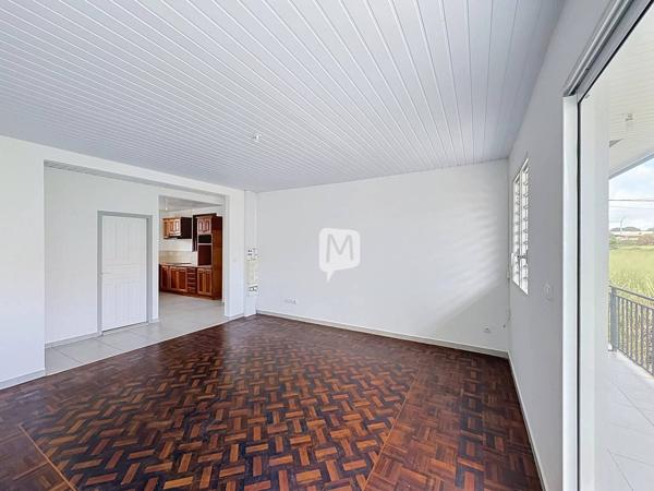 Dpt (Guyane) , à louer CAYENNE appartement T4 de 92 m² au 1er étage.