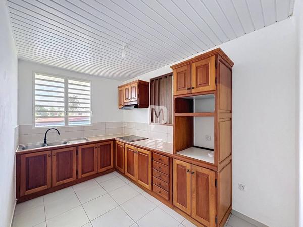 Dpt (Guyane) , à louer CAYENNE appartement T4 de 92 m² au 1er étage.