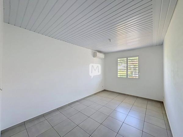 Dpt (Guyane) , à louer CAYENNE appartement T4 de 92 m² au 1er étage.