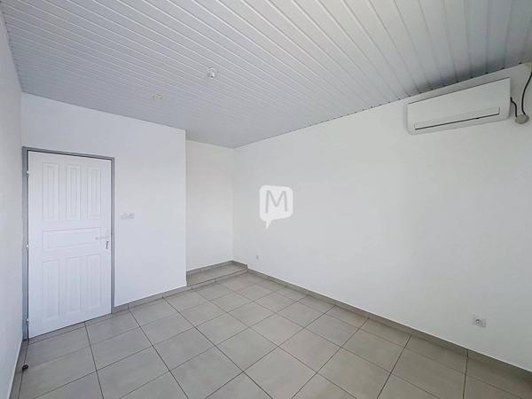Dpt (Guyane) , à louer CAYENNE appartement T4 de 92 m² au 1er étage.