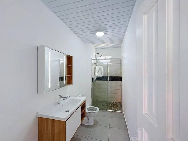 Dpt (Guyane) , à louer CAYENNE appartement T4 de 92 m² au 1er étage.