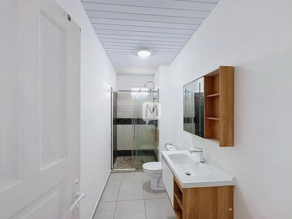 Dpt (Guyane) , à louer CAYENNE appartement T4 de 92 m² au 1er étage.