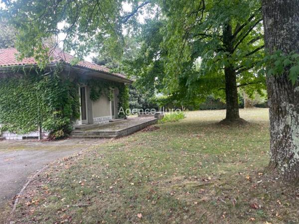 Maison - Proximite oloron-sainte-marie - Réf.:205441 PROXIMITE OLORON - BELLE MAISON DE PLAIN-PIED T4 AVEC DEPENDANCE ET GRAND PARC ARBORE -
