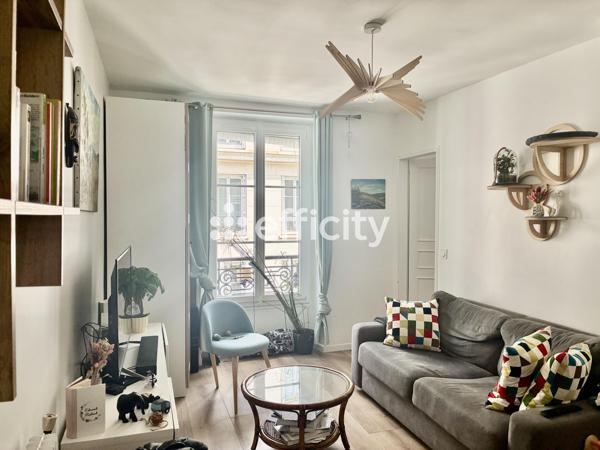 Appartement
         3 pièces
        - 55 m² 530 000 € *